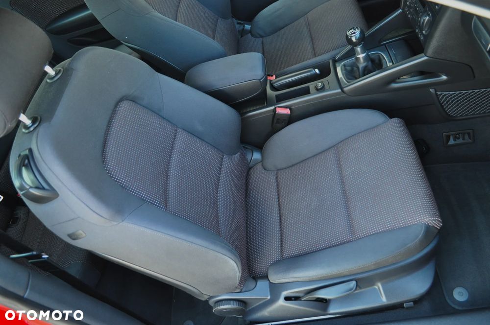 Audi A3 3-drzwiowe 2.0 FSI Attraction - 23