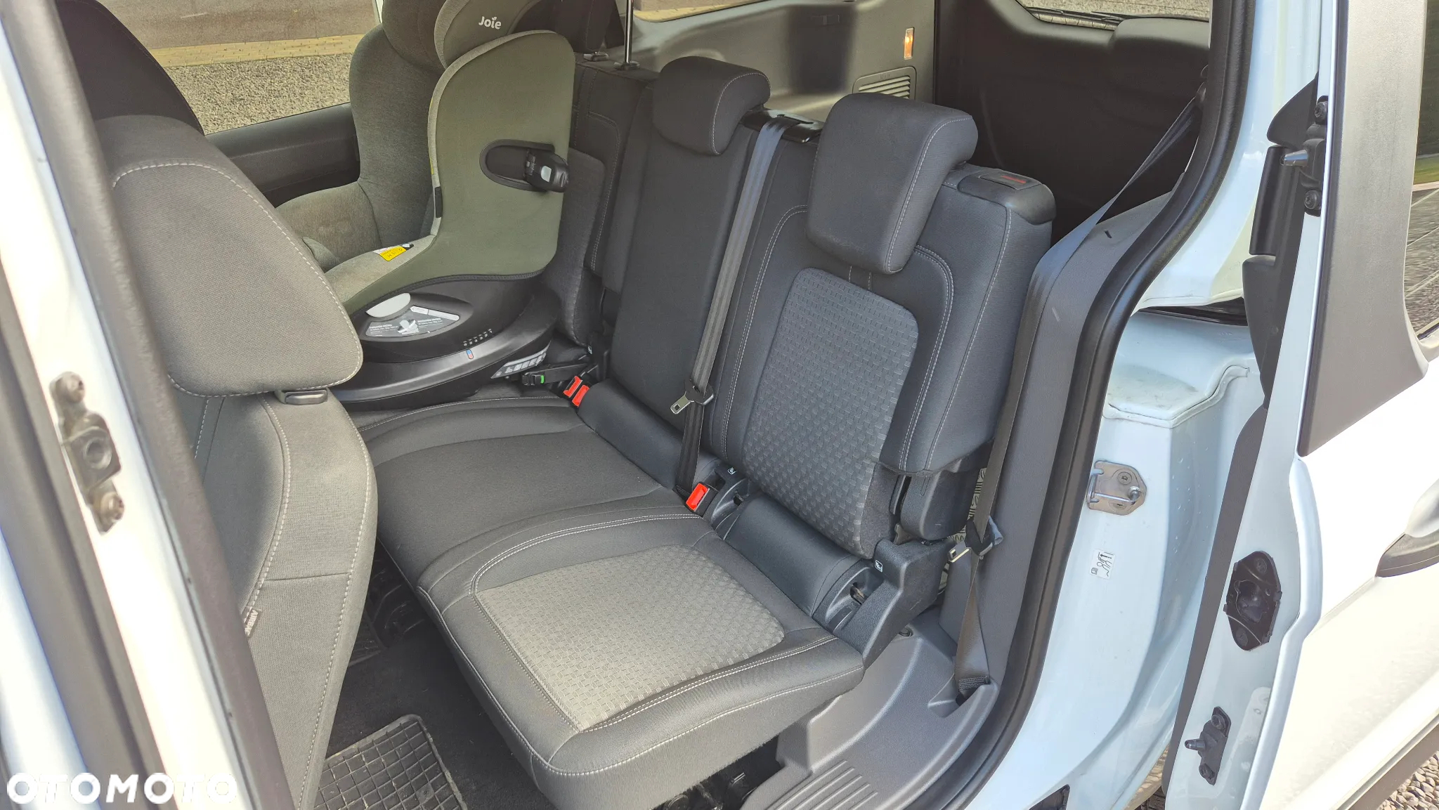 Ford Tourneo Connect Grand - 14