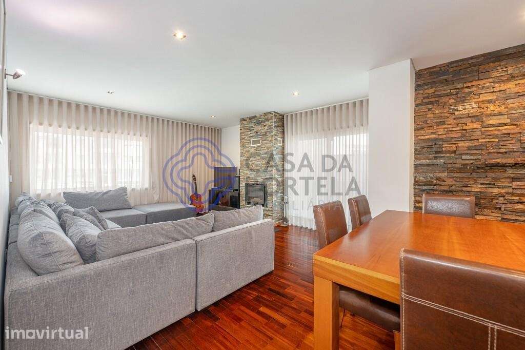 Apartamento T3 com Dois Terraços, 2 suites e Garagem Fechada – Ermesin - Grande imagem: 4/47
