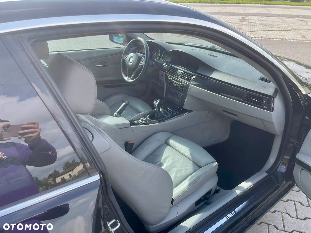BMW Seria 3 325i - 11