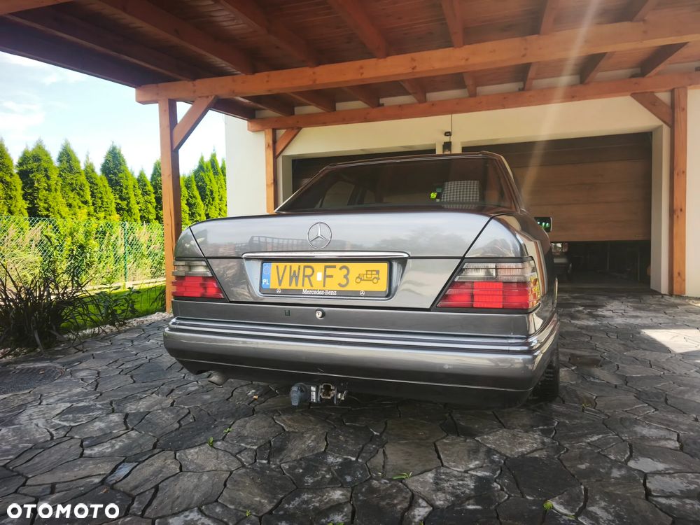 Mercedes-Benz Klasa E 200 - 7