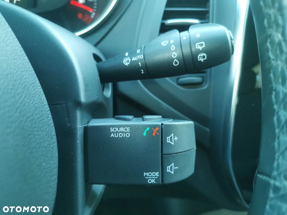 Renault Captur ENERGY TCe 120 EDC LIMITED - 21