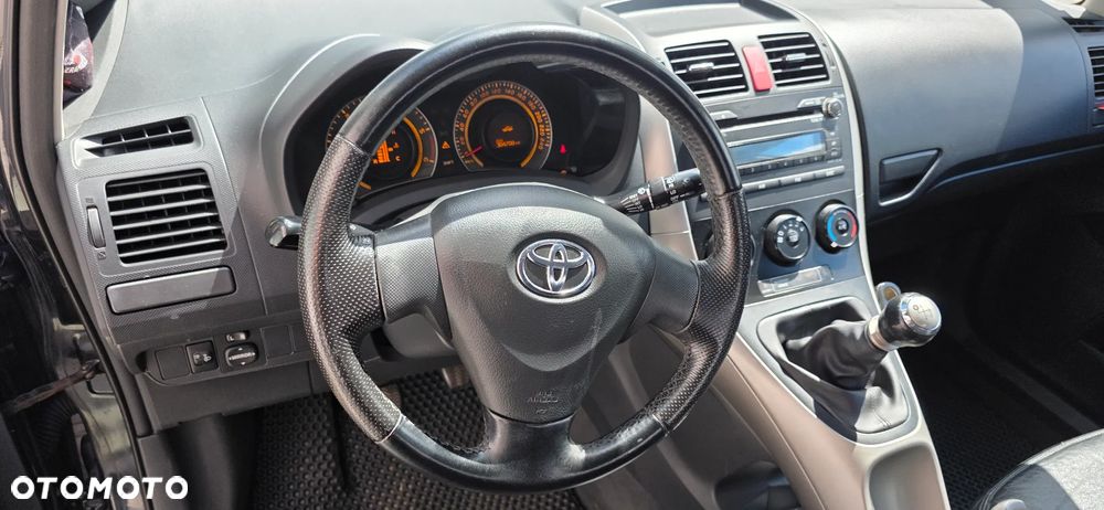Toyota Auris 2.0 D-4D Prestige - 12