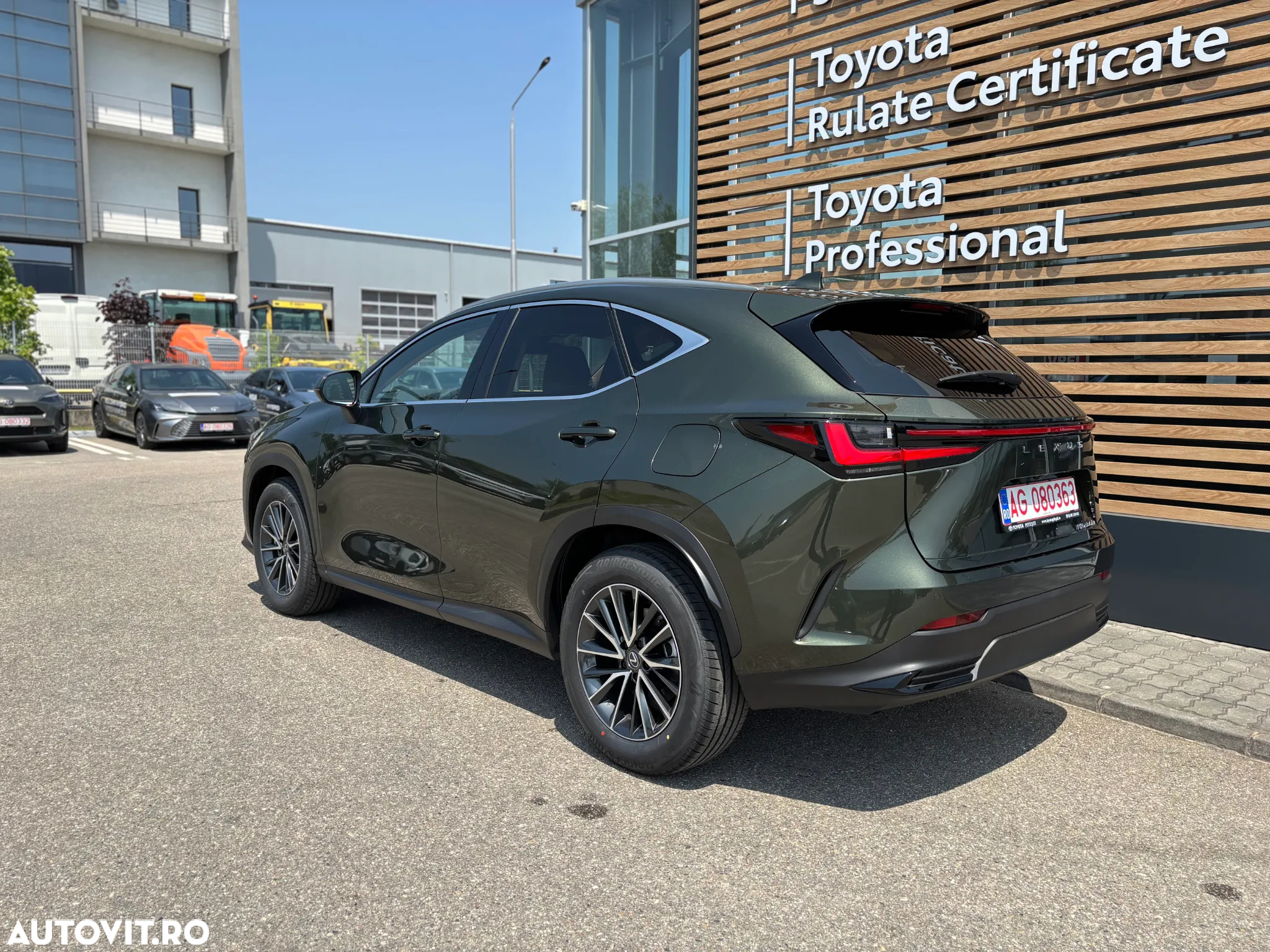 Lexus Seria NX 450h+ 2.5 TNGA HV 25H PHEV CVT Executive - 4
