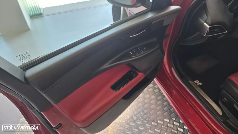 Jaguar XE 2.0 D R-Sport - 34