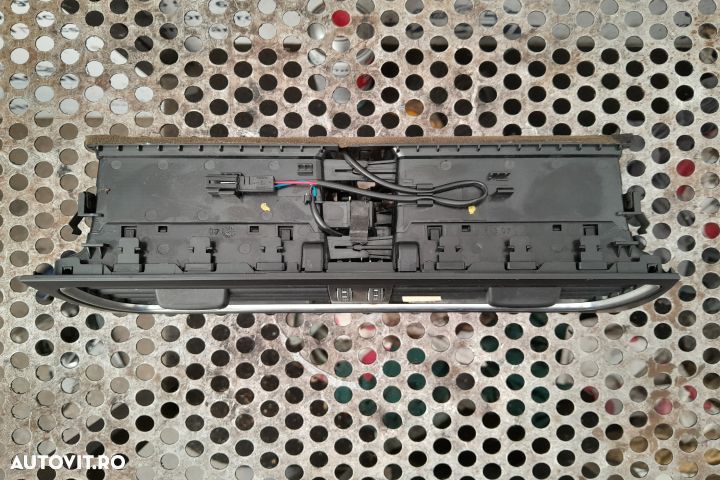 Grila ventilatie bord centru 8T1820951E Audi A5 8T [facelift] [2011 - - 3