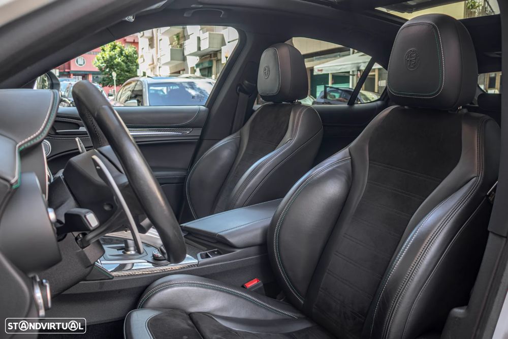 Alfa Romeo Stelvio 2.9 T Quadrifoglio Q4 — fotografia 11