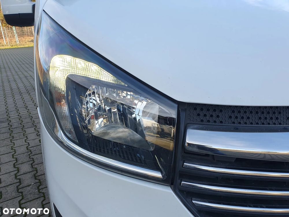 Opel Vivaro - 12