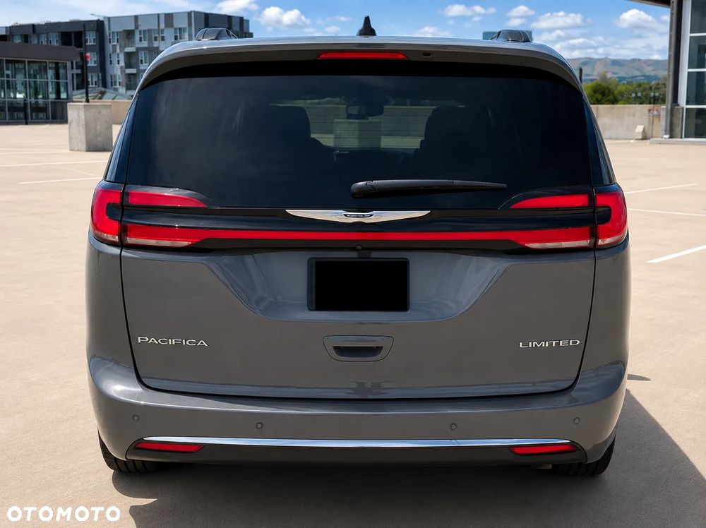 Chrysler Pacifica - 4