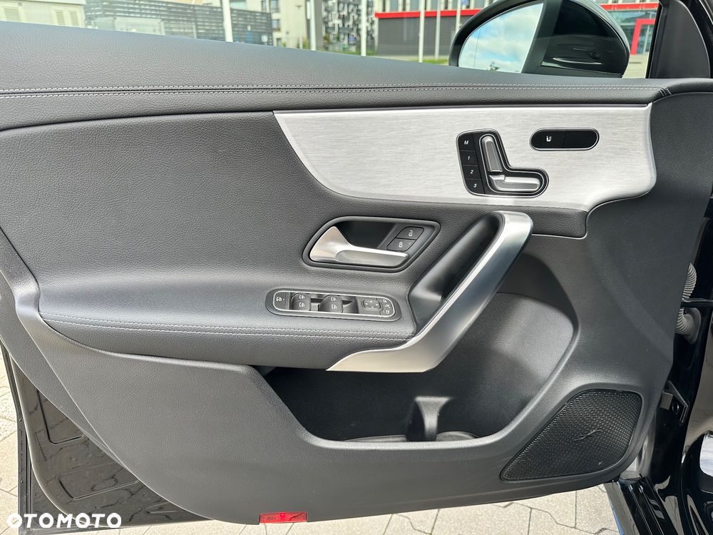 Mercedes-Benz Klasa A 180 AMG Line 7G-DCT - 11