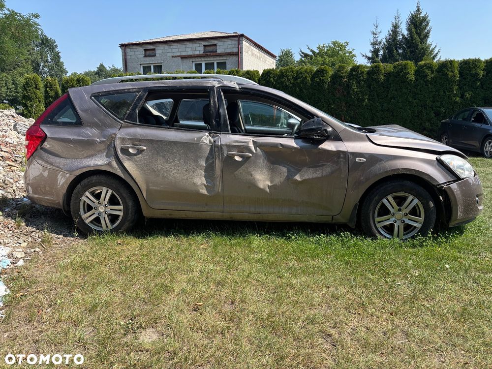Kia Ceed 1.6 Crdi Comfort + - 6