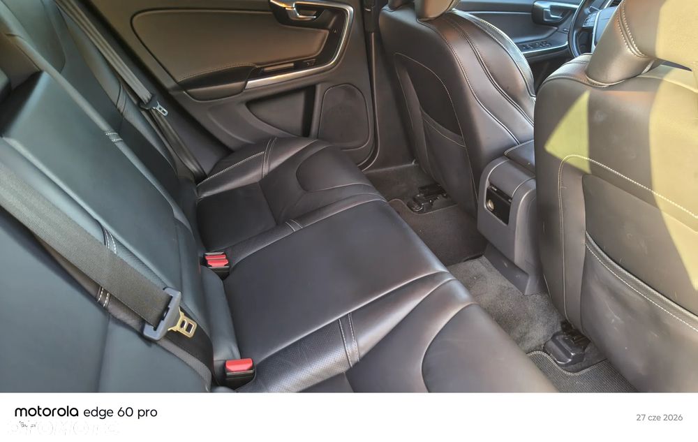 Volvo V60 D4 Geartronic R-Design - 13