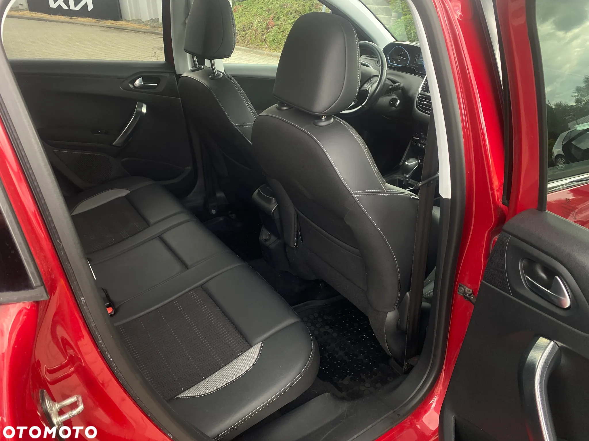 Peugeot 2008 1.2 Pure Tech Allure S&S EAT6 - 15