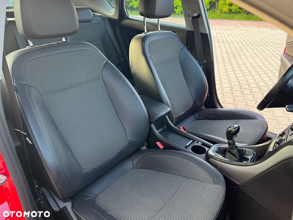 Opel Astra 1.6 NAVI - 22
