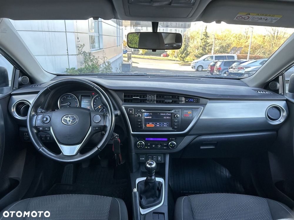 Toyota Auris 1.6 Premium Comfort - 11