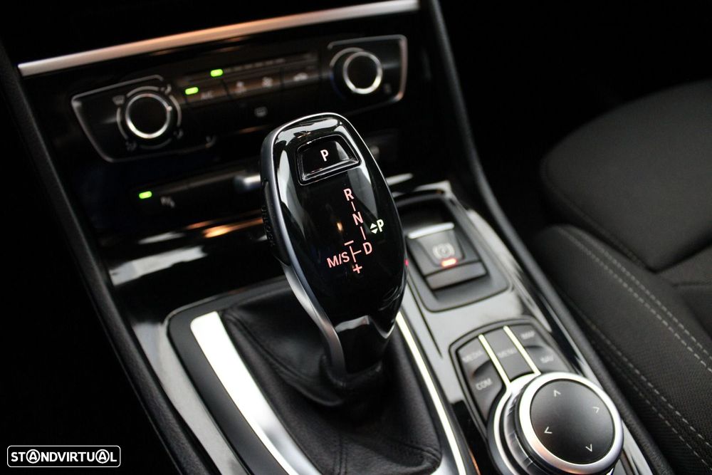 BMW 216 Gran Tourer d Auto - 23