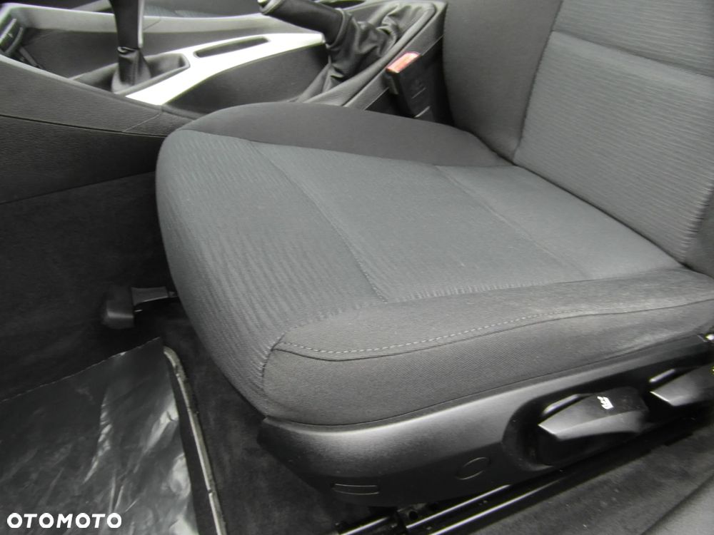 BMW X1 sDrive18i - 17