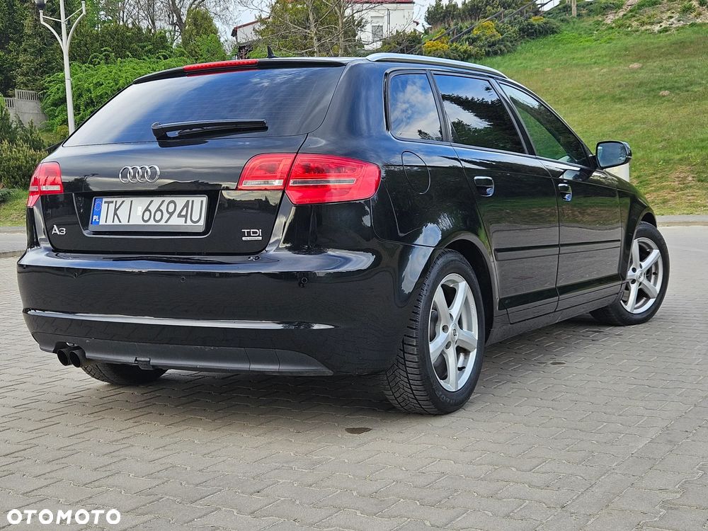 Audi A3 Sportback 2.0 TDI DPF quattro Attraction - 4