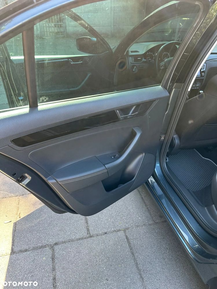 Skoda RAPID Spb 1.0 TSI Ambition - 17