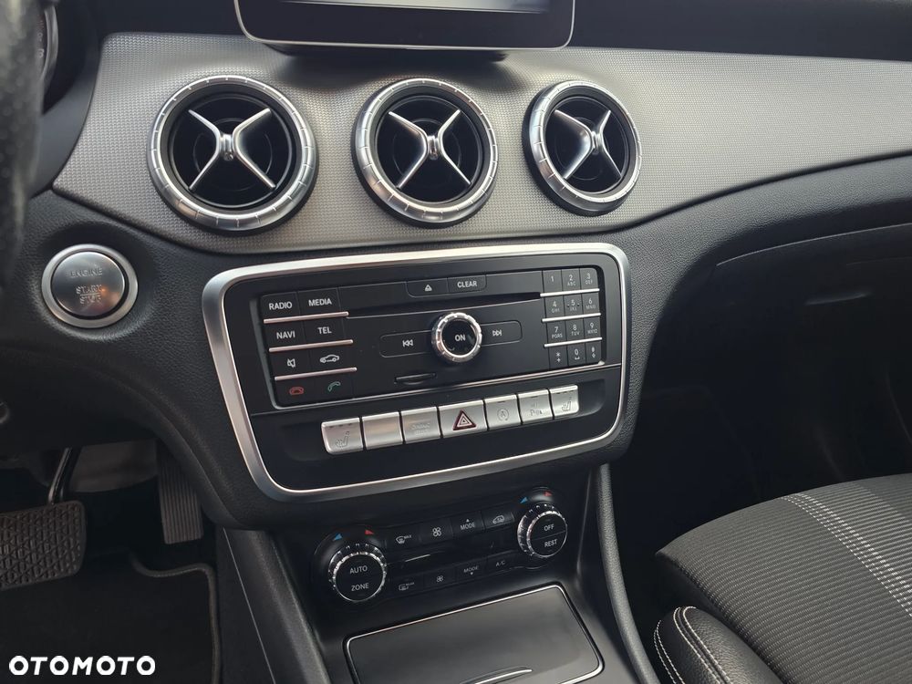 Mercedes-Benz CLA 200 7G-DCT - 14
