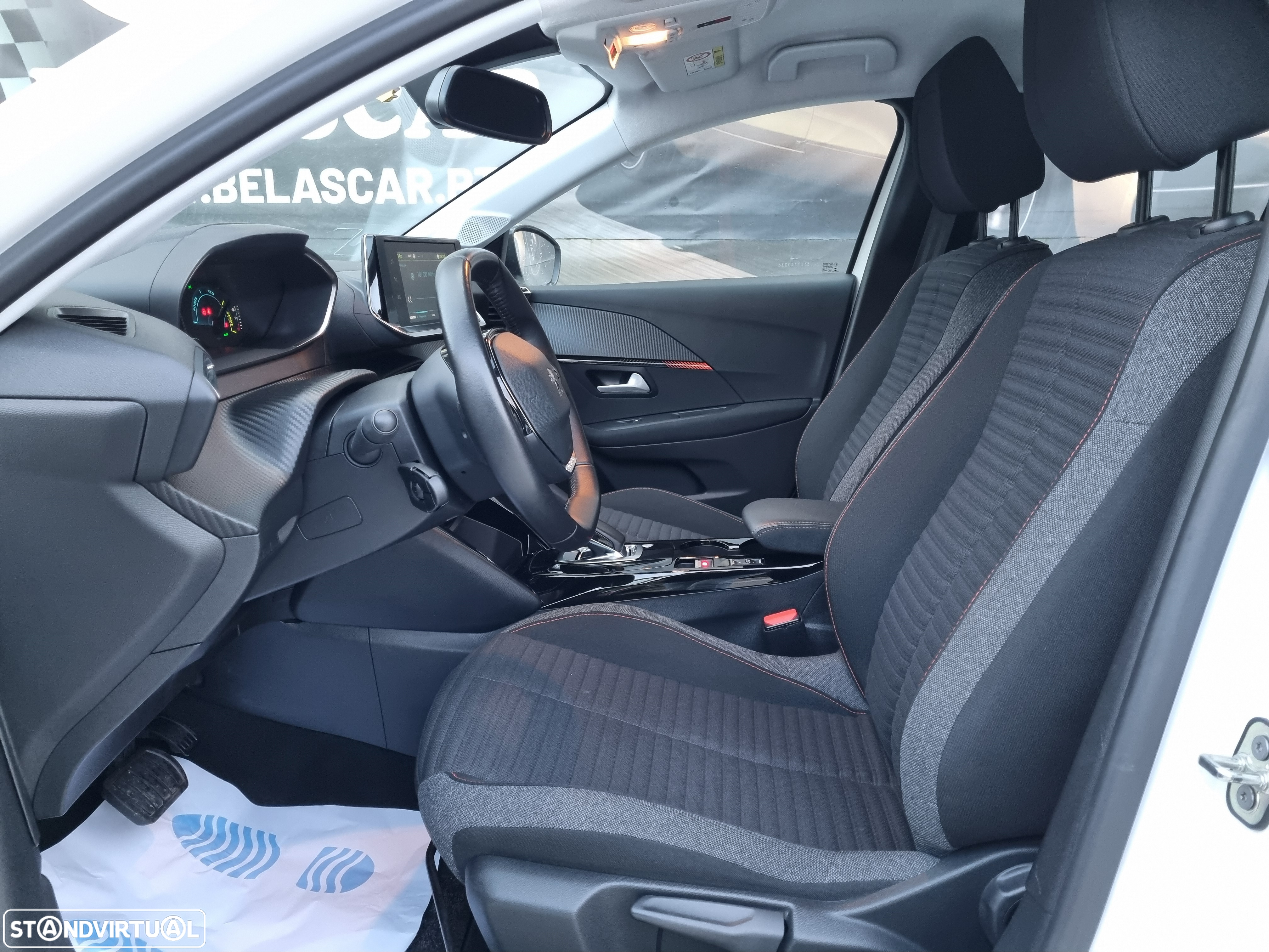 Peugeot e-208 Allure Pack - 8