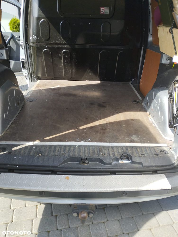 Nissan NV250 - 12