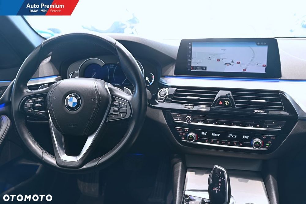 BMW Seria 5 520d xDrive - 14