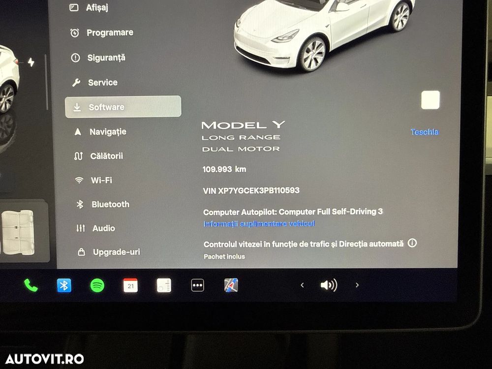 Tesla Model Y Long Range Dual Motor AWD - 11
