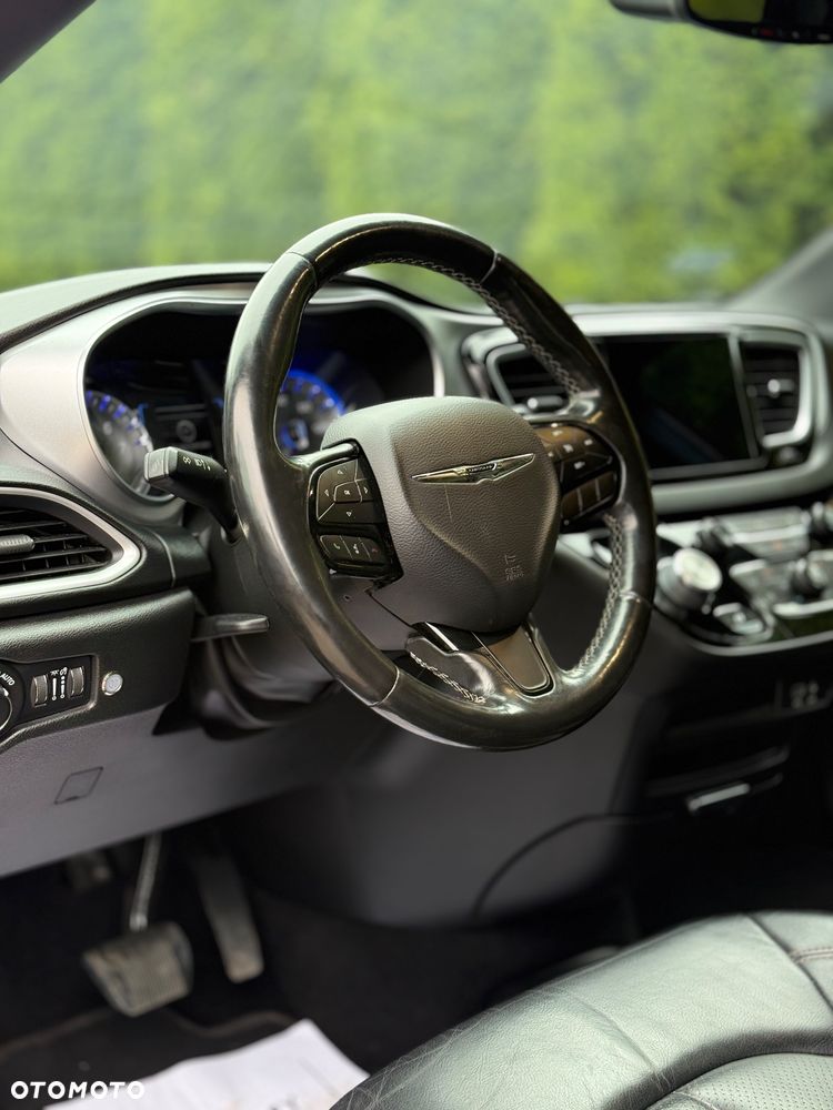 Chrysler Pacifica - 9
