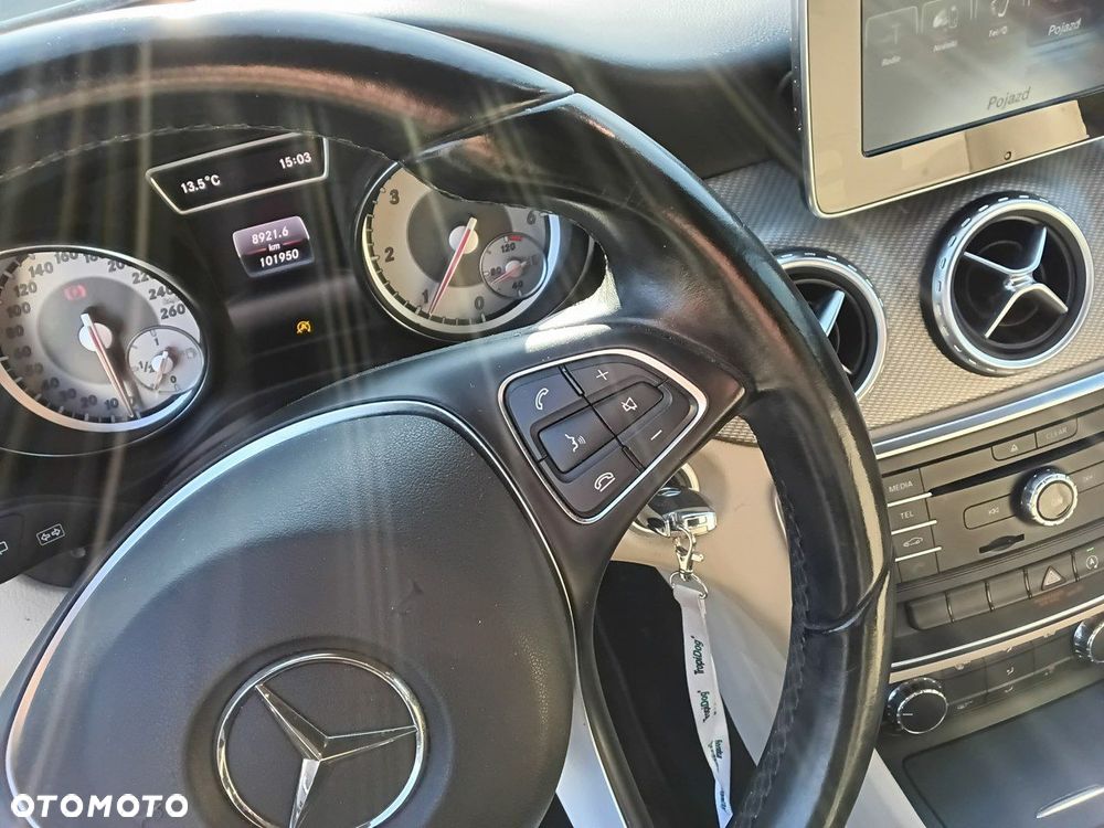 Mercedes-Benz GLA - 28