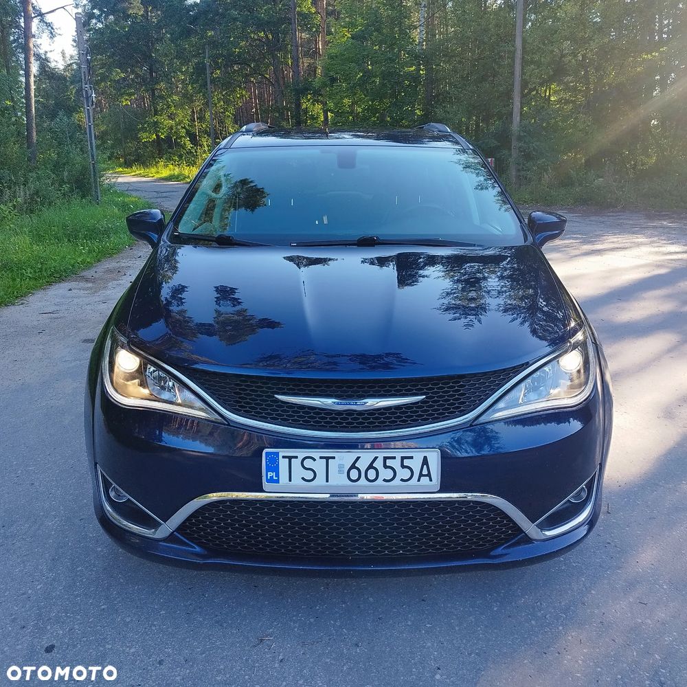 Chrysler Pacifica - 13