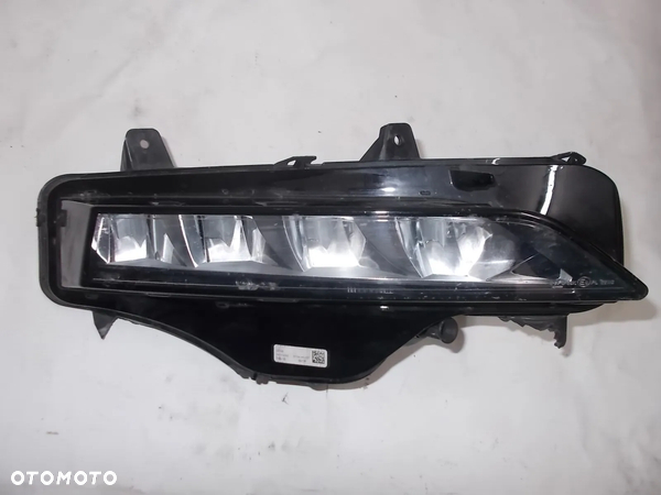 Skoda Octavia IV 4 halogen LED prawy 5E3941700