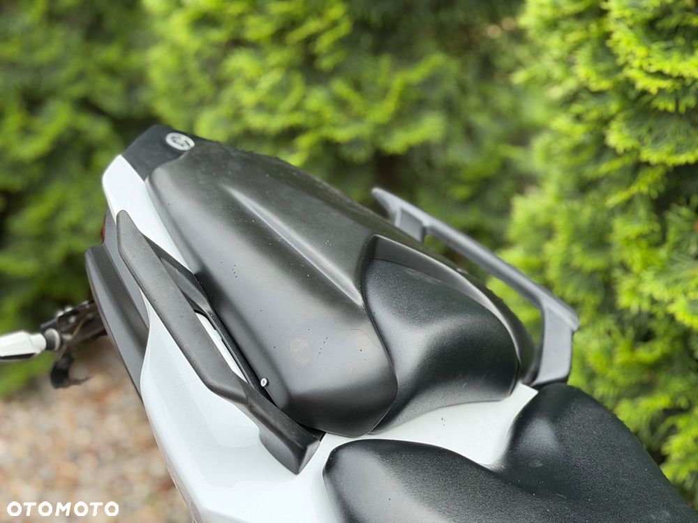 Yamaha FZ8 - 24