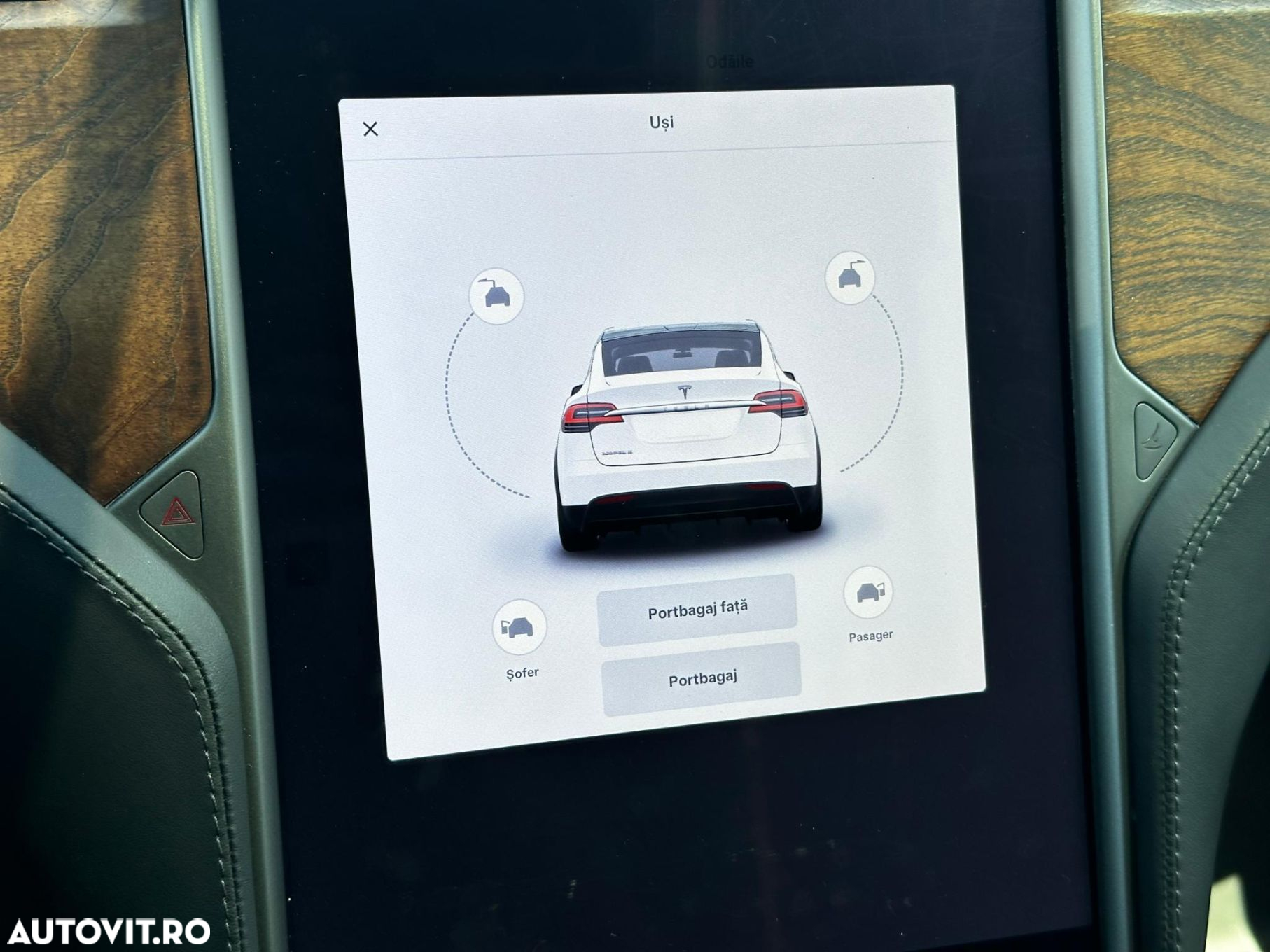 Tesla Model X - 36