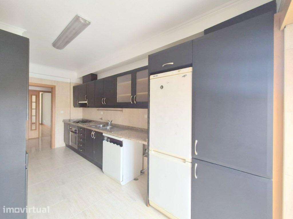 Apartamento T2 Central Remodelado - Grande imagem: 3/32