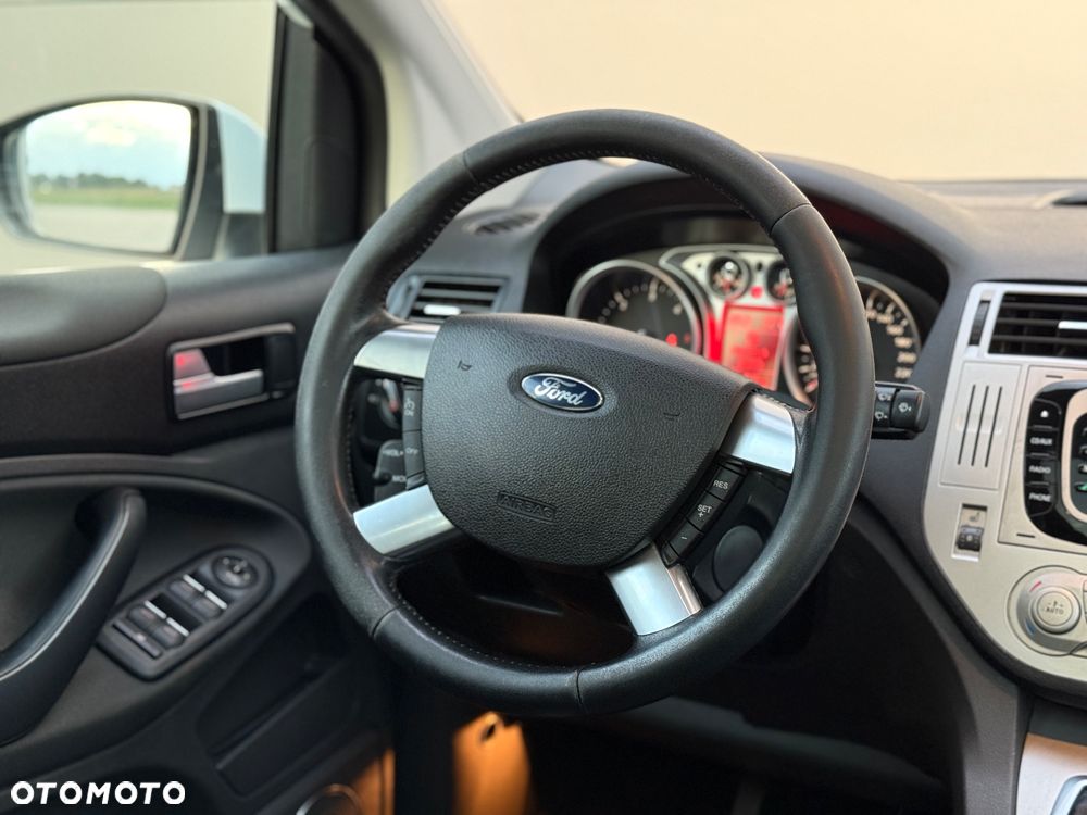 Ford Kuga - 17