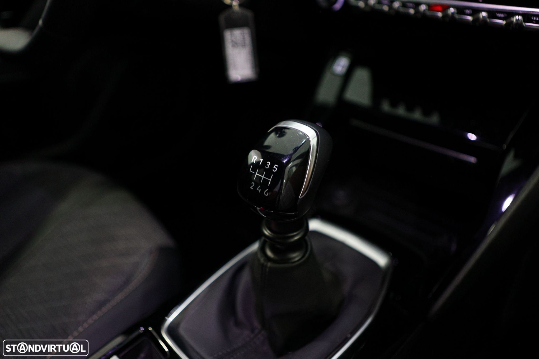 Peugeot 2008 1.2 PureTech Allure - 28