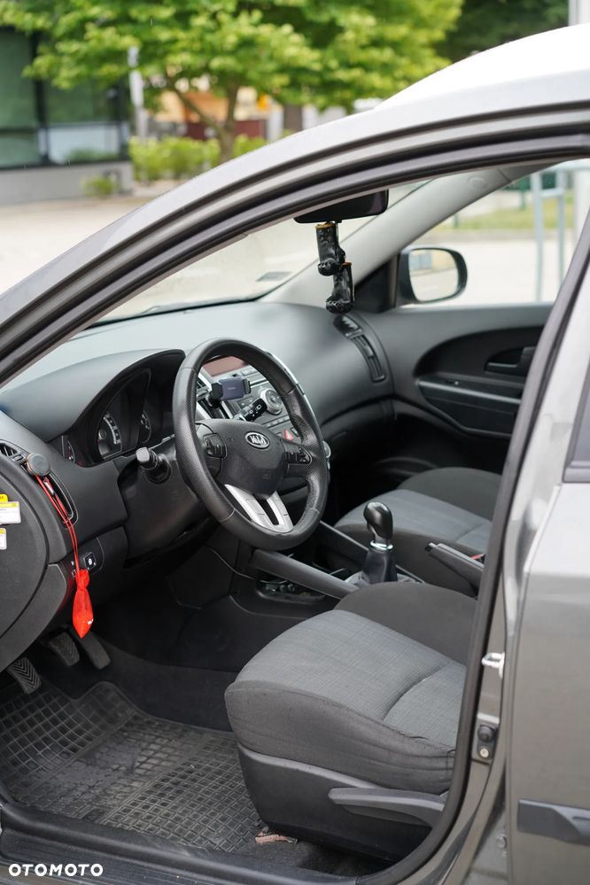 Kia Ceed 1.4 CVVT Attract - 12