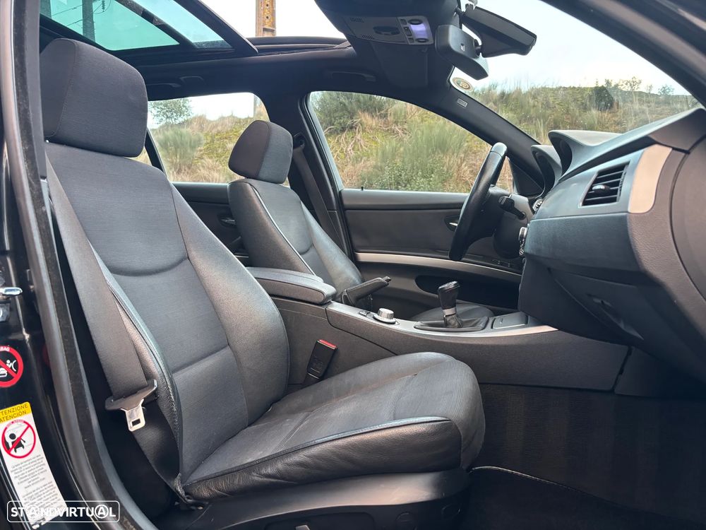 BMW 320 d Exclusive - 25