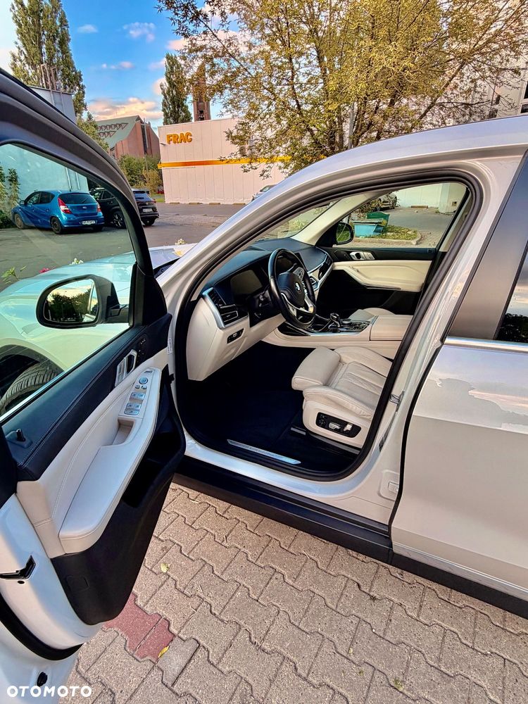 BMW X7 xDrive40i - 23