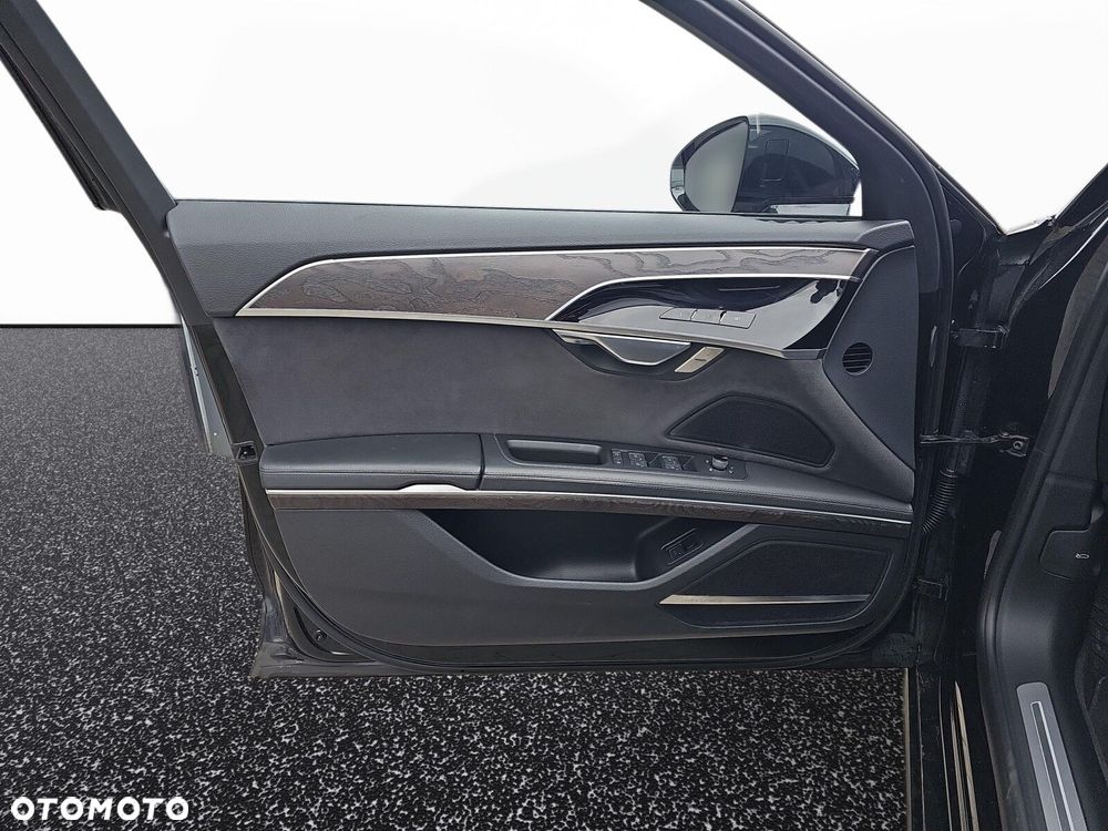 Audi A8 - 10