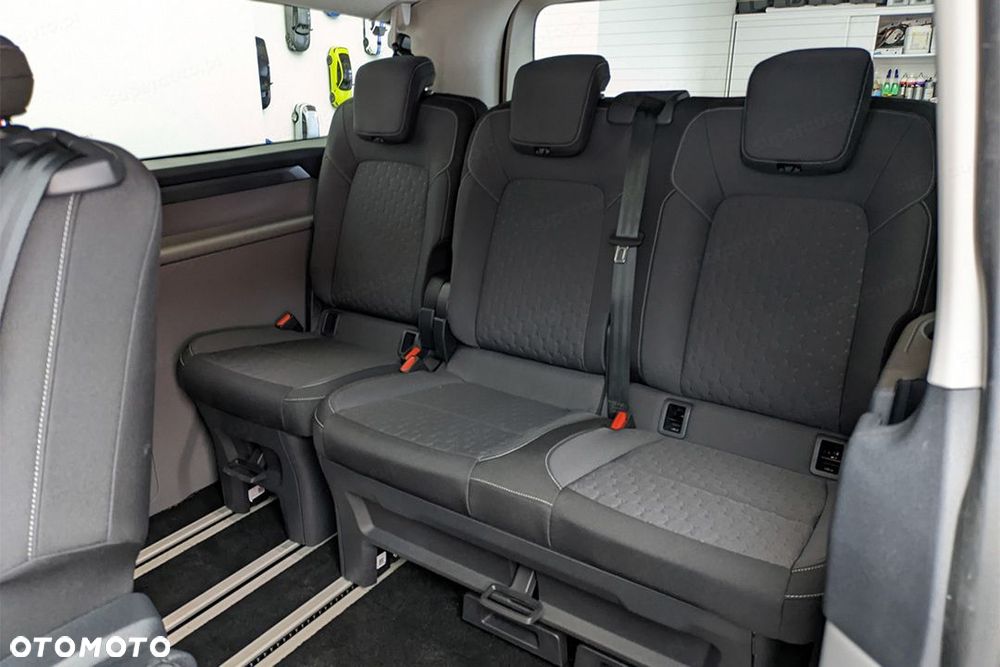 Ford Tourneo Custom - 13