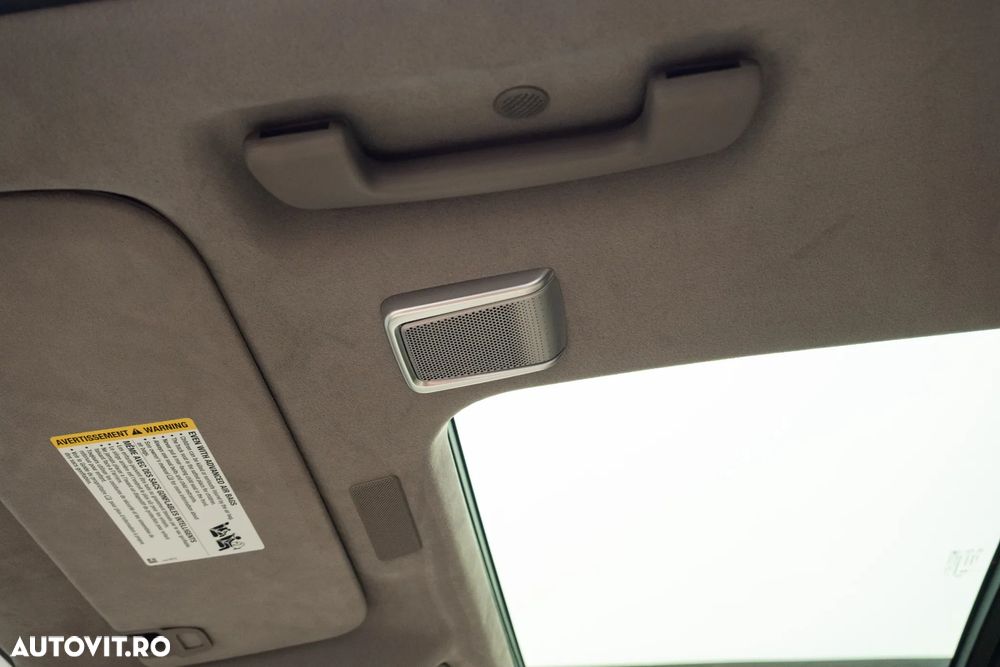 Cadillac Escalade - 39