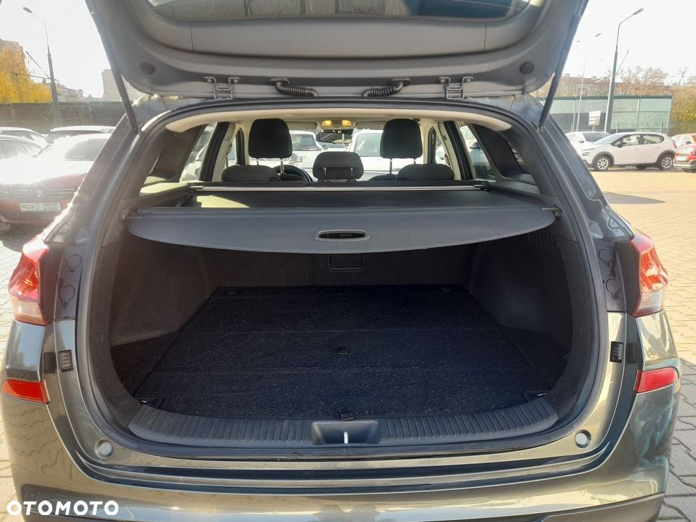 Hyundai i30 1.5 DPI Comfort - 10