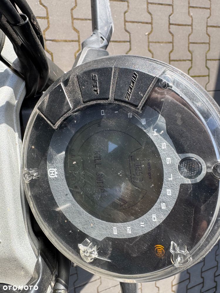 Husqvarna Svartpilen - 17