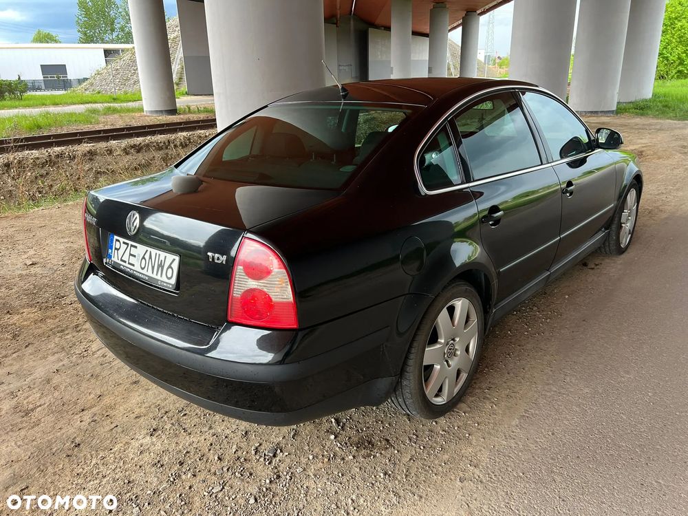 Volkswagen Passat 1.9 TDI Highline - 3