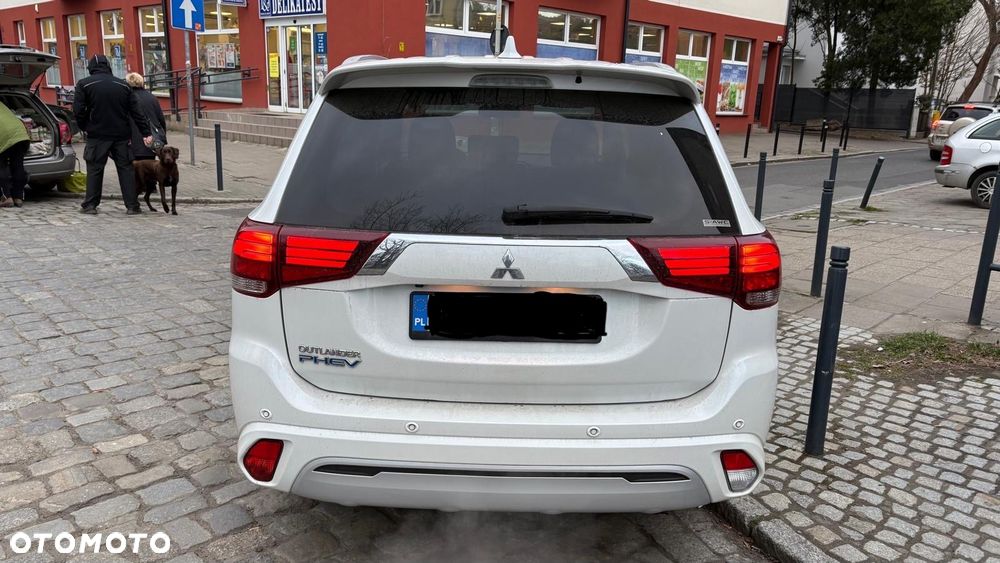Mitsubishi Outlander 2.4 4WD Plus - 3