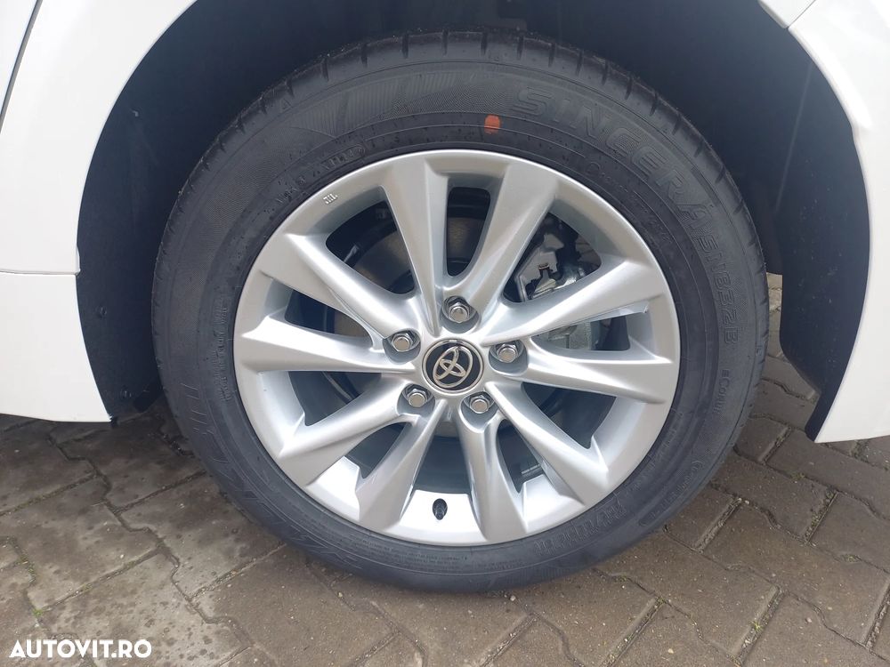 Toyota Corolla 1.8 HSD Business - 30