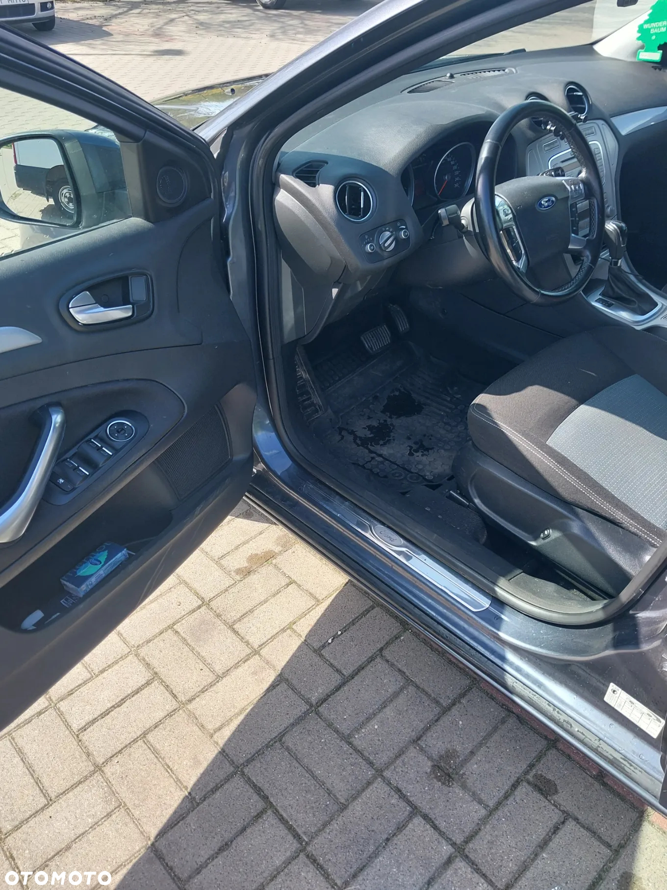 Ford Mondeo 2.3 Ghia - 7