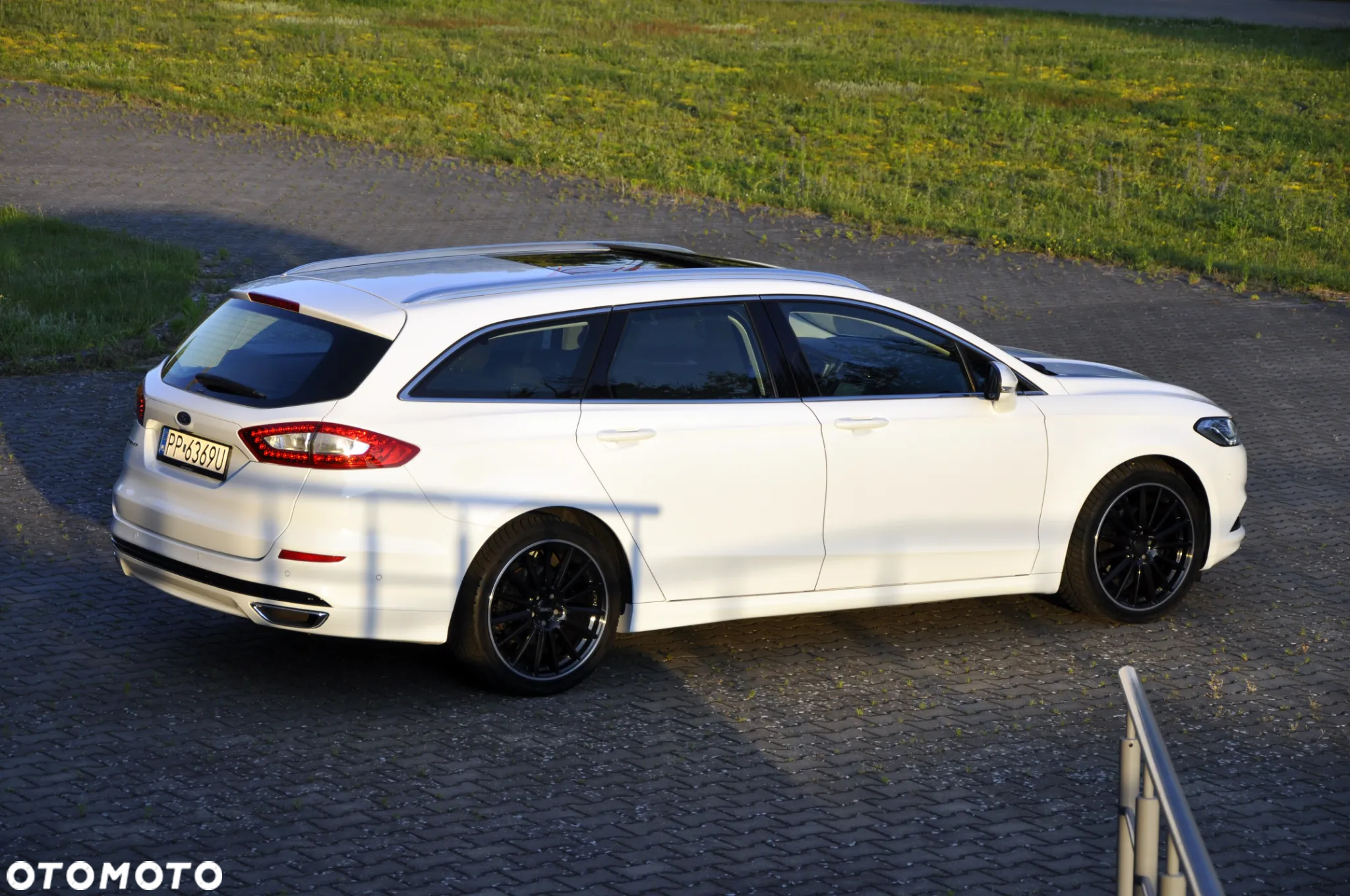 Ford Mondeo Turnier 2.0 TDCi PowerShift-Aut Allrad Titanium - 10